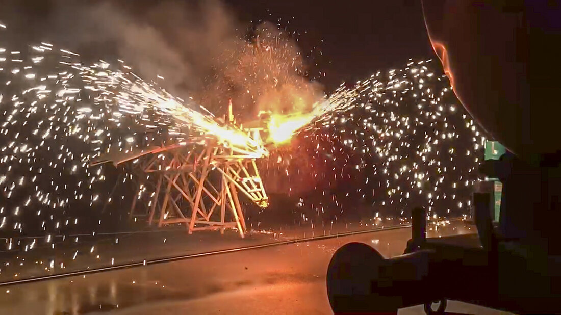 ifa_UNS_008_Feuerdrache.jpg ifa_UNS_008_Feuerdrache.jpg